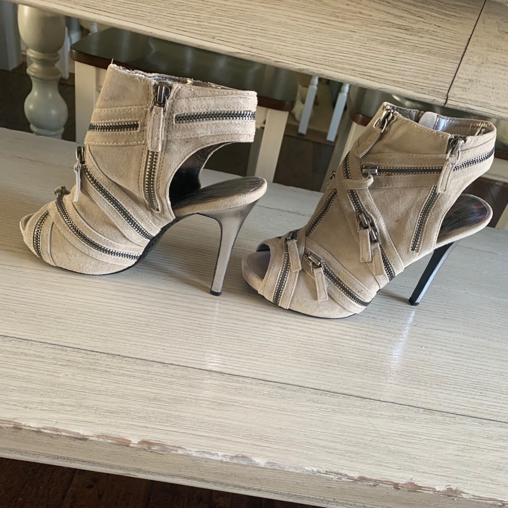 San Edelman Heels